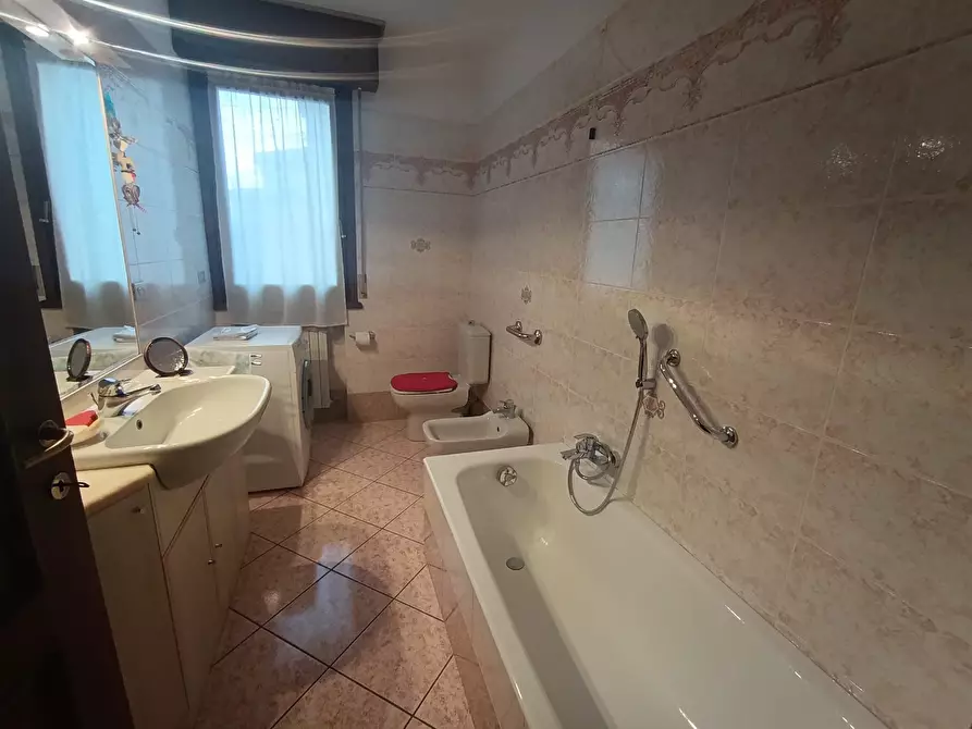 Immagine 26 di Quadrilocale in vendita  a Fornovo Di Taro