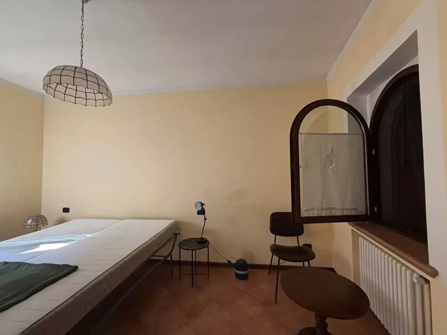 Immagine 13 di Bilocale in affitto  a Varano De' Melegari