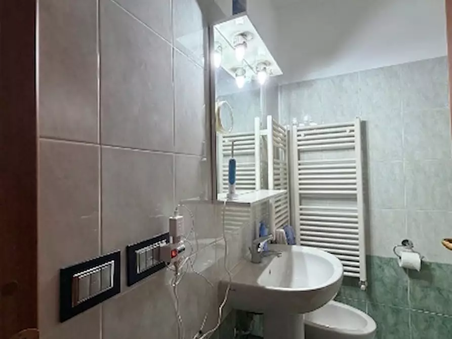 Immagine 14 di Quadrilocale in vendita  a Varano De' Melegari