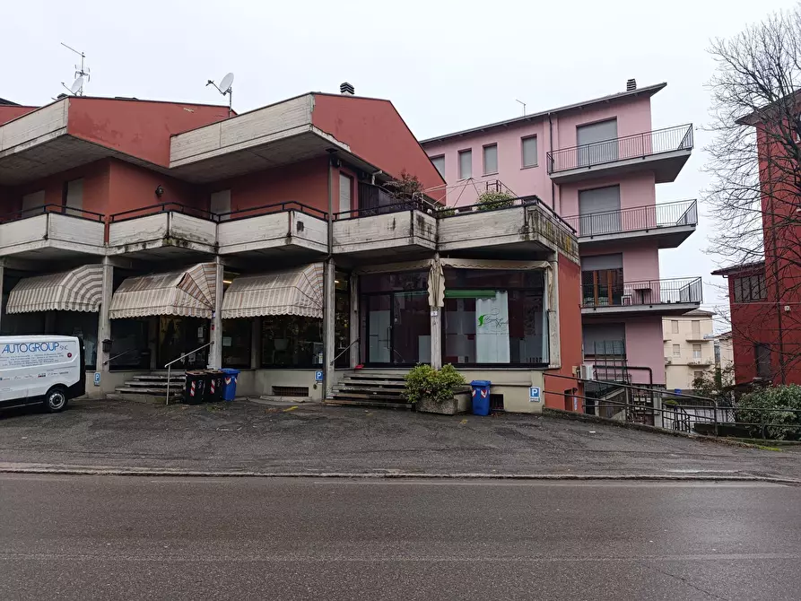 Immagine 2 di Locale commerciale in vendita  a Fornovo Di Taro