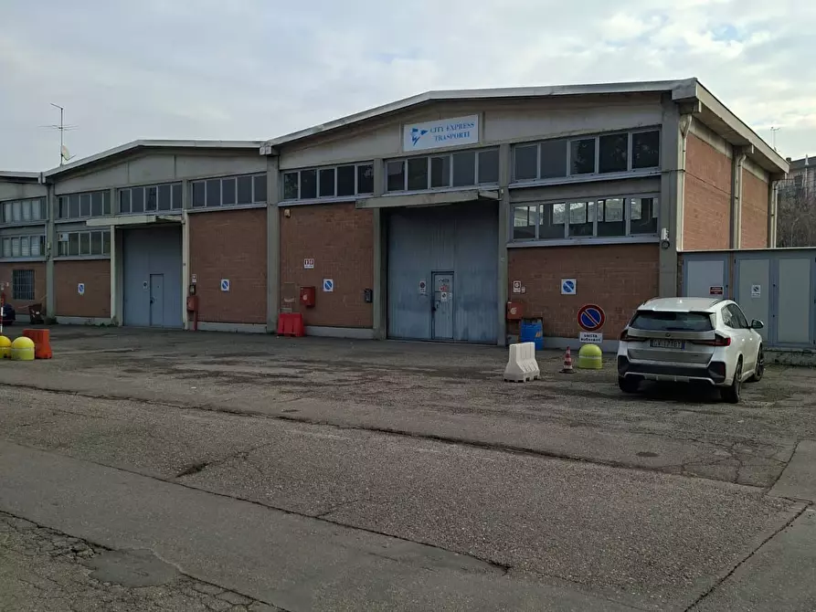 Immagine 1 di Capannone industriale in vendita  a Parma