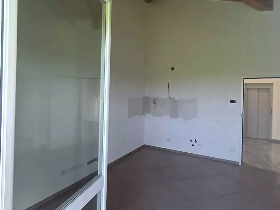 Immagine 35 di Bilocale in vendita  a Montechiarugolo