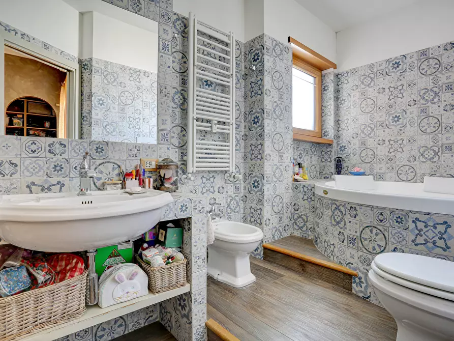 Immagine 12 di Attico in vendita  in Via Davide Campari 10 a Roma