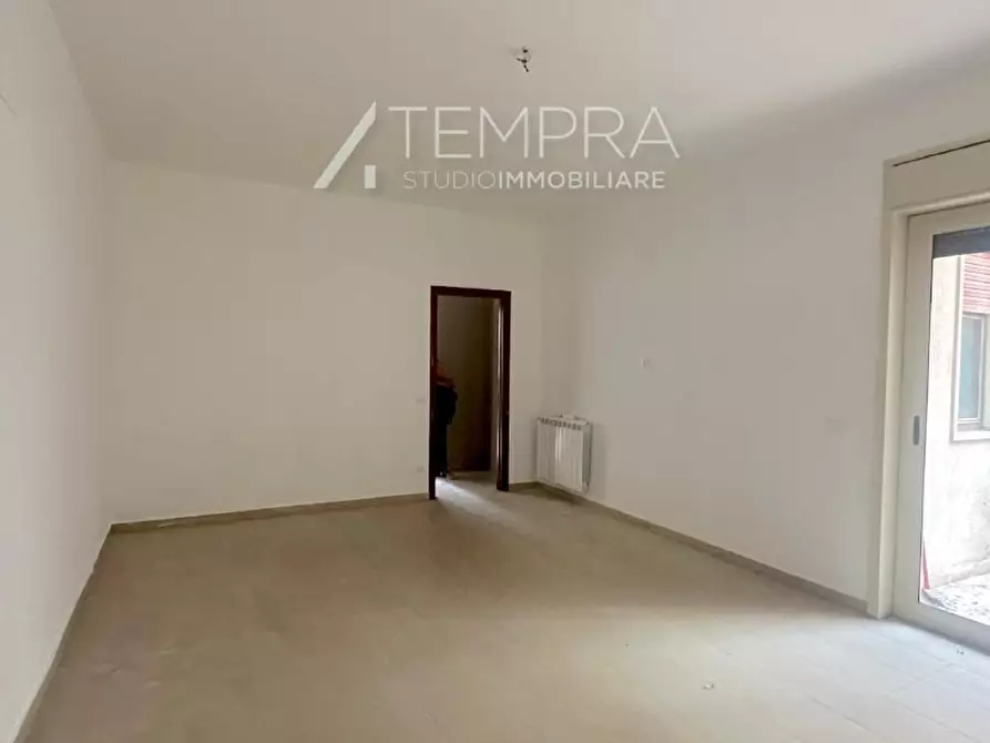 Immagine 5 di Appartamento in vendita  in Via Ninfa Talia a Adrano