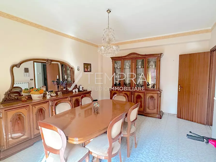 Immagine 6 di Appartamento in vendita  a Adrano