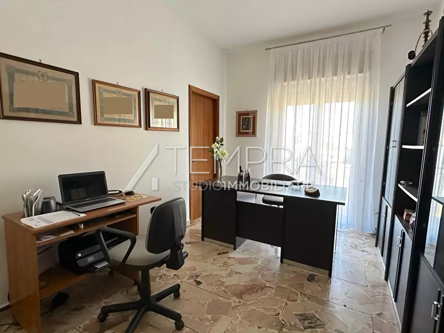 Immagine 7 di Appartamento in vendita  in Via Catanzaro a Adrano
