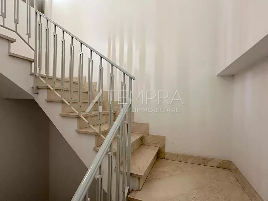 Immagine 15 di Appartamento in vendita  in VIA TOMMASEO 35 a Adrano