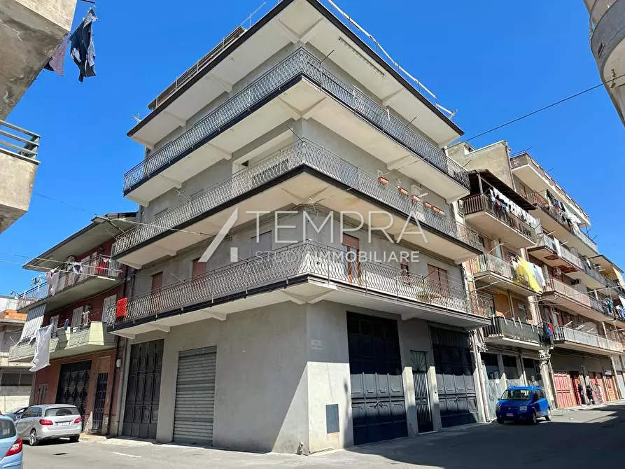 Immagine 29 di Appartamento in vendita  a Adrano