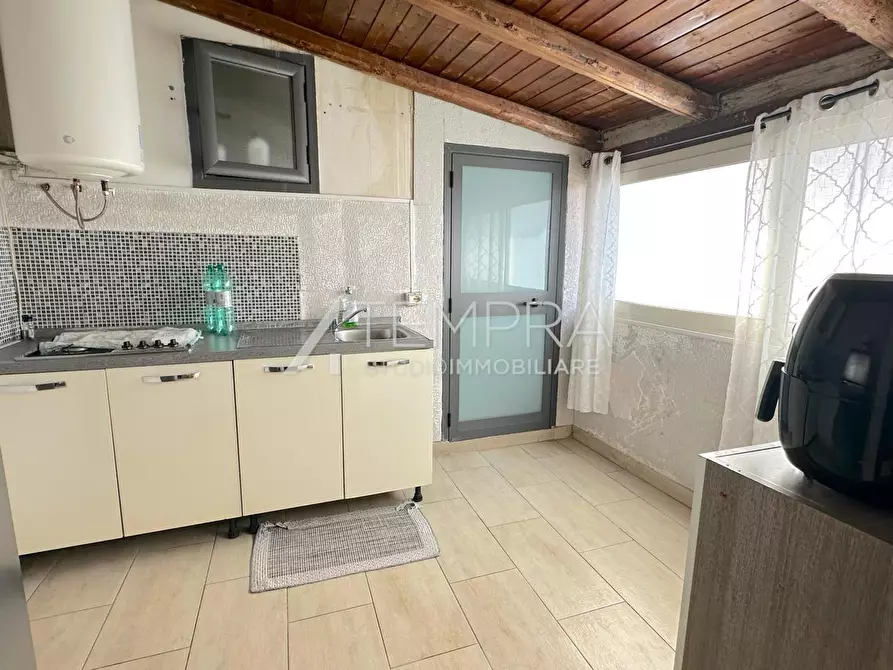 Immagine 14 di Appartamento in vendita  in Via Cipollone a Adrano