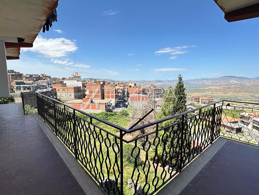 Immagine 23 di Appartamento in vendita  a Adrano