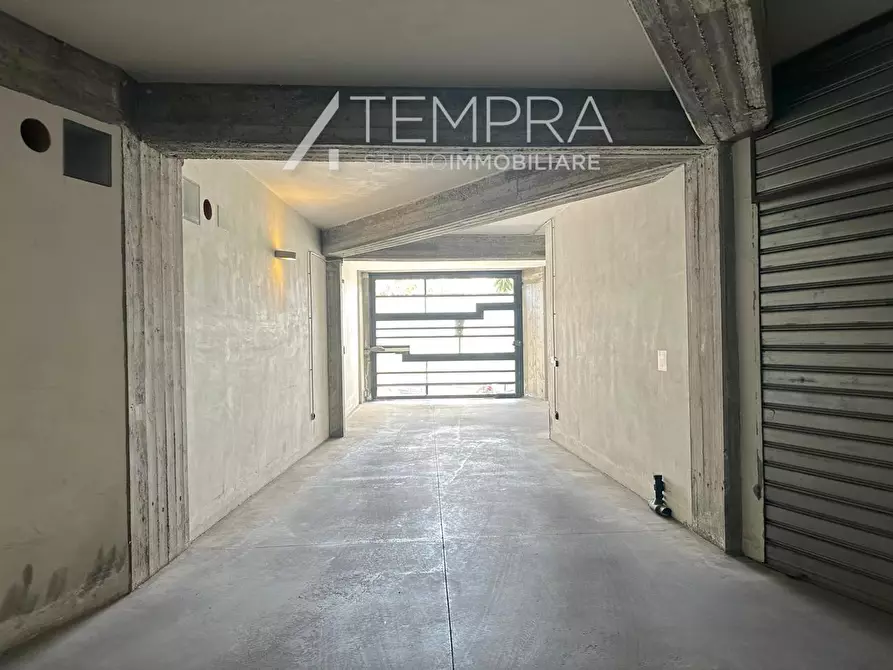 Immagine 37 di Attico in vendita  in Via Cappuccini a Adrano