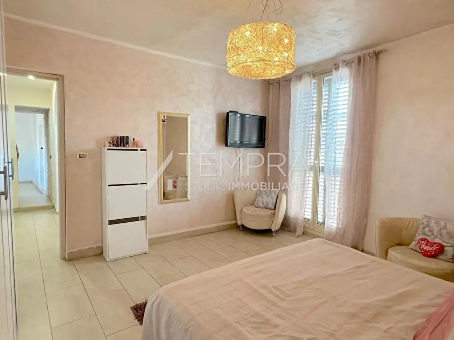 Immagine 7 di Appartamento in vendita  in Via Cipollone a Adrano