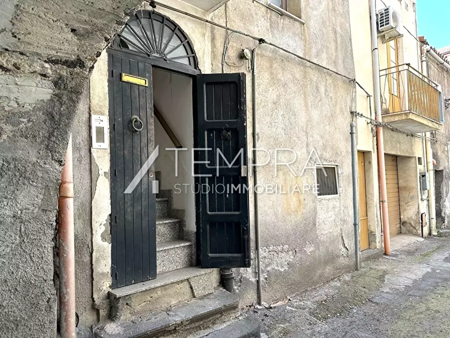 Immagine 20 di Casa indipendente in vendita  a Adrano