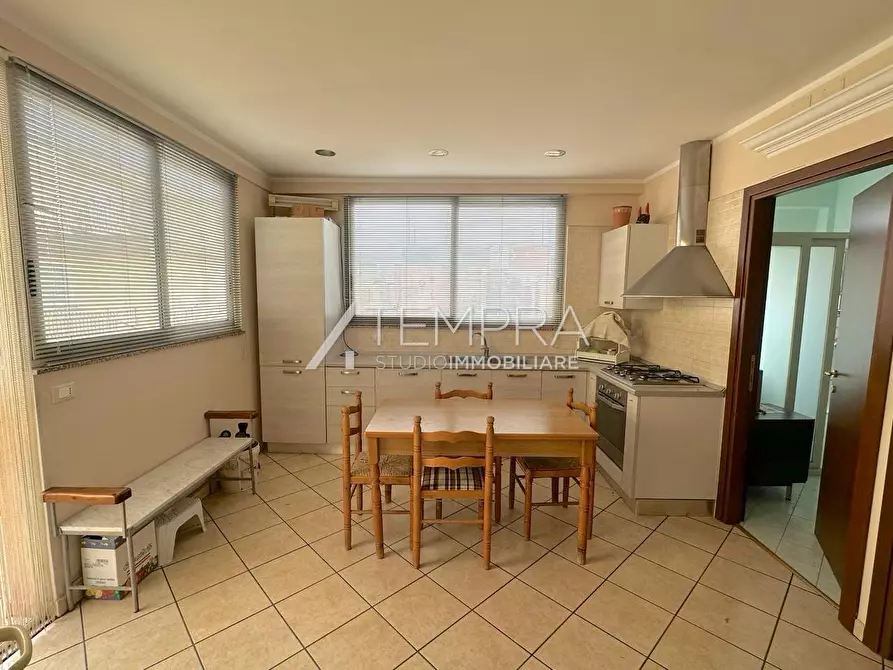 Immagine 7 di Casa indipendente in vendita  a Adrano