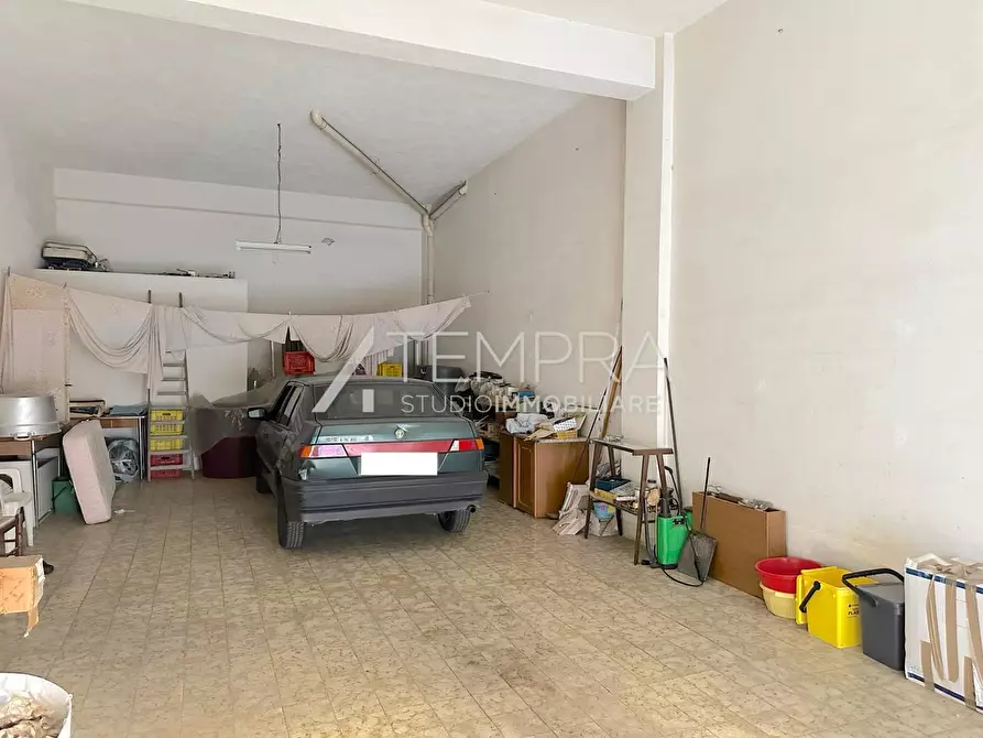 Immagine 21 di Appartamento in vendita  in Via della Costituzione 32 a Adrano