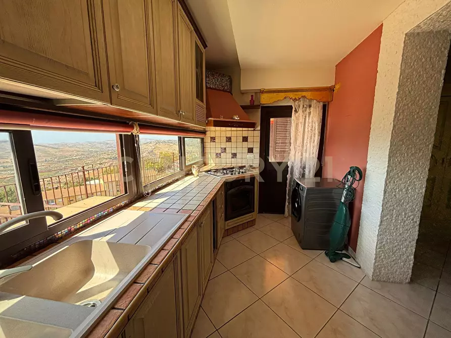 Immagine 84 di Pentalocale in vendita  in Via Giuseppe Basile 2 a Agrigento