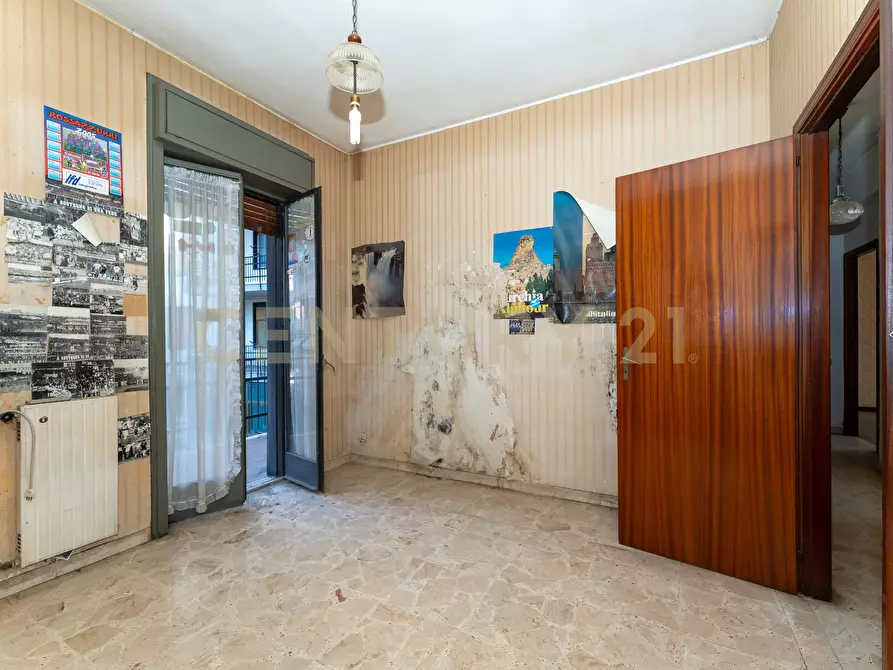 Immagine 29 di Pentalocale in vendita  in Via Fiume 12 a Catania