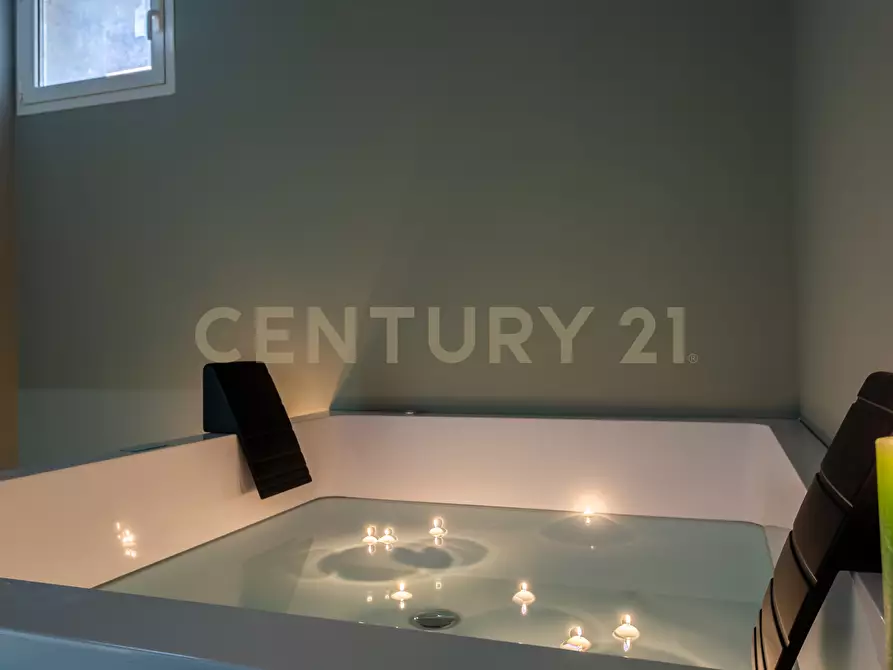 Immagine 13 di Loft/Open space in vendita  in Via dell'Olmata 30 a Roma