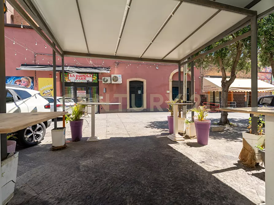 Immagine 9 di Pizzeria / Pub in vendita  in Via Zolfatai 9 a Catania