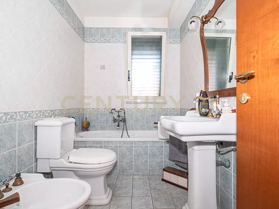 Immagine 16 di Quadrilocale in vendita  in Via Dei Giardini 3 a Tremestieri Etneo