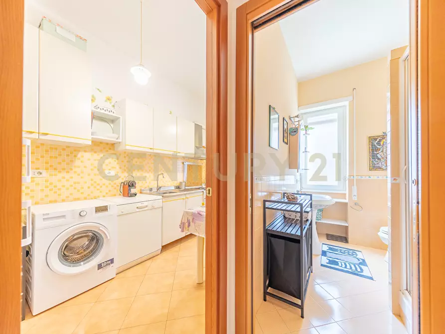 Immagine 21 di Bilocale in vendita  in Via Michelangelo Pinto 3 a Roma