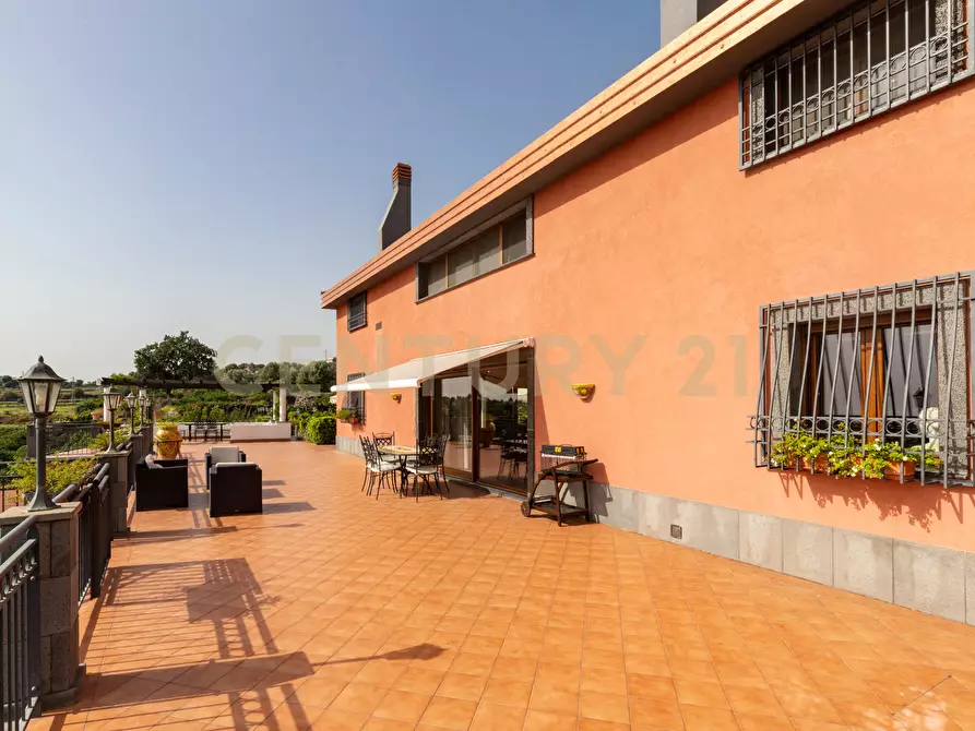 Immagine 76 di Villa in vendita  in Via Brinzio 20 a Aci Catena