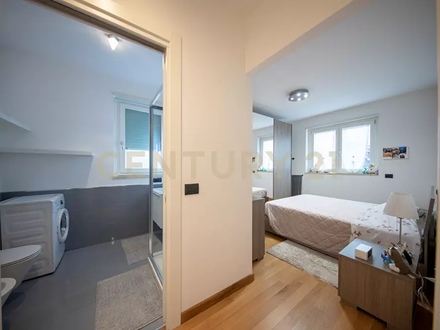 Immagine 19 di Bilocale in vendita  in Via Isotta Gaeta 15 a Roma