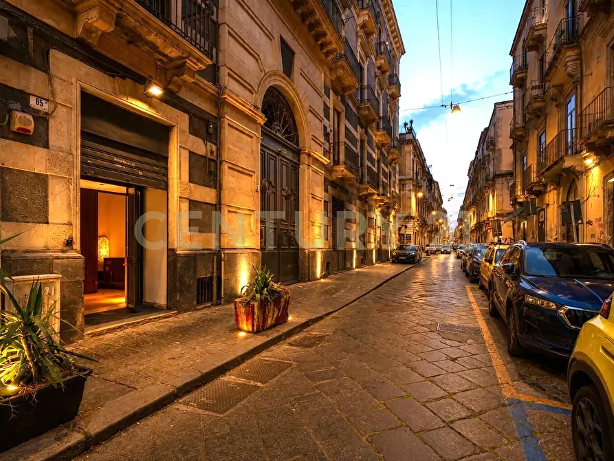 Immagine 41 di Locale commerciale in vendita  in Via Giuseppe Verdi 65 a Catania