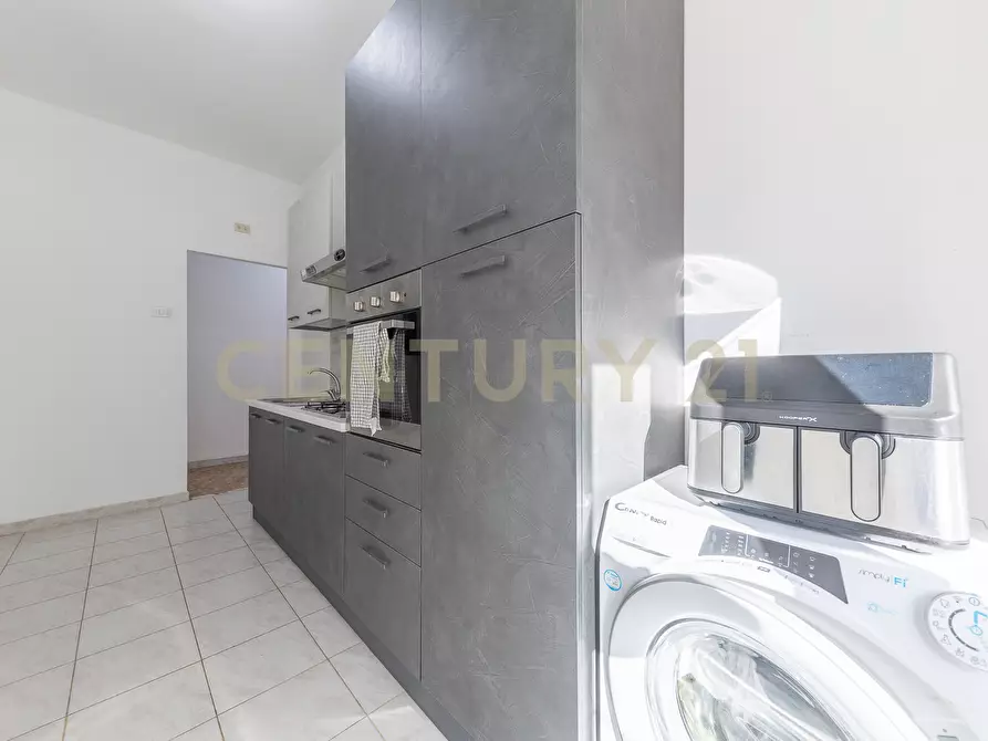 Immagine 5 di Trilocale in vendita  in Via Luigi Rava 9 a Roma