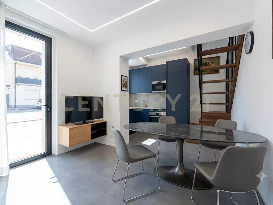 Immagine 14 di Villa in vendita  in Via Quartiere Longo 18 a Aci Castello