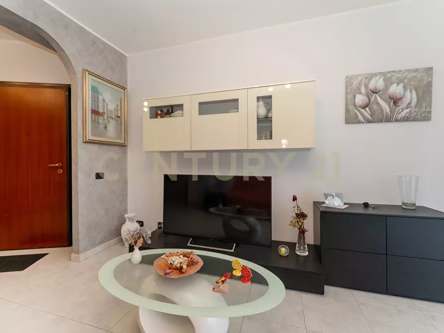 Immagine 8 di Quadrilocale in vendita  in Via Giolitti Giovanni SNC a Gravina Di Catania