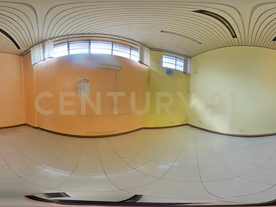 Immagine 44 di Magazzino in vendita  in Via Convento del Carmine 6 a Tremestieri Etneo