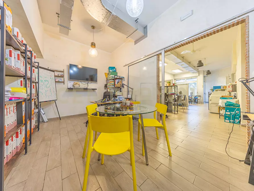 Immagine 12 di Locale commerciale in vendita  in VIA AUGUSTA GENINA 16 a Roma