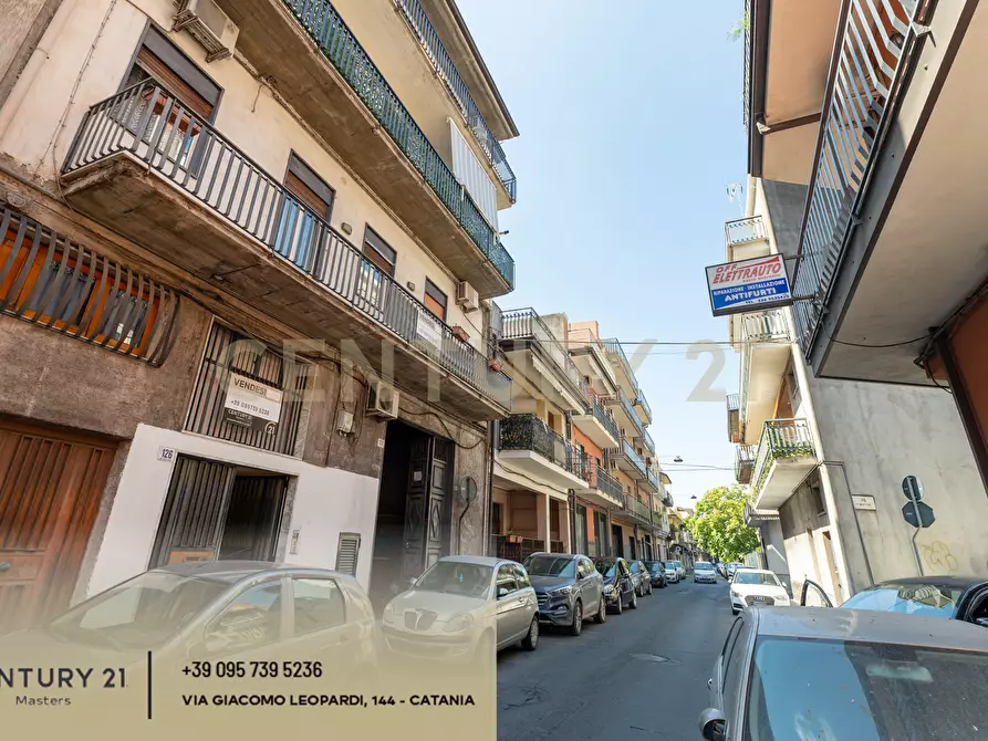 Immagine 1 di Pentalocale in vendita  in Via Isole Eolie 126 a Paterno'