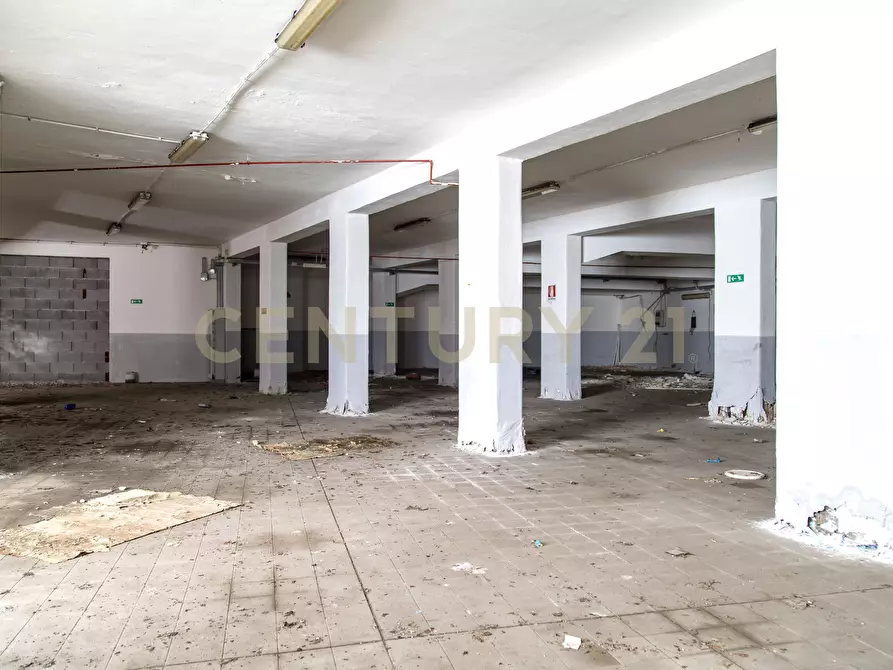 Immagine 14 di Locale commerciale in vendita  in Via Renato Fucini 10 a Catania