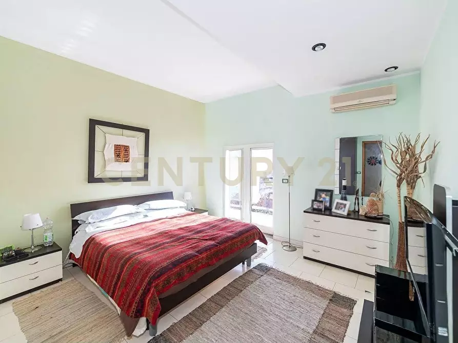 Immagine 15 di Casa indipendente in vendita  in via salaria 5 a San Giovanni La Punta