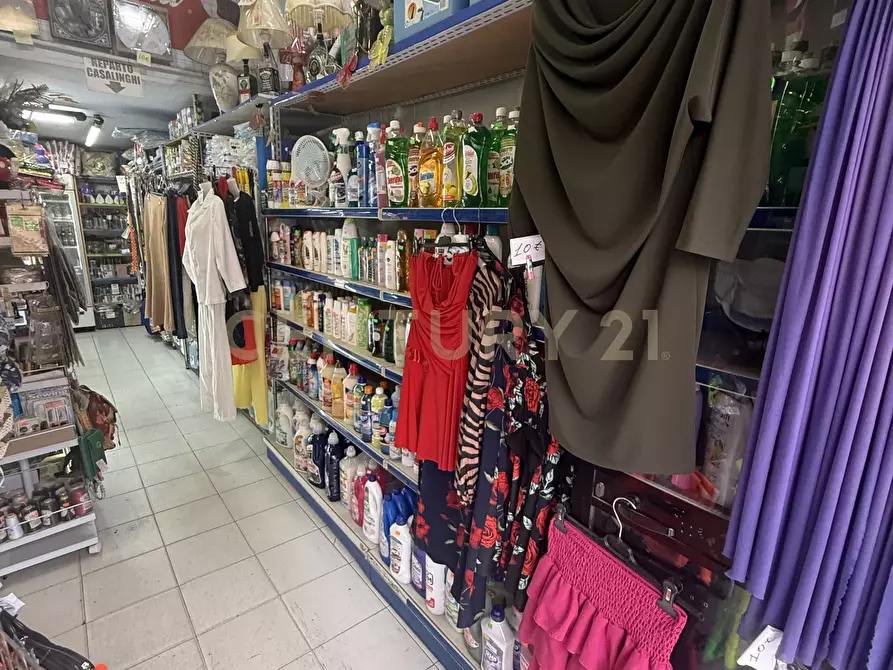 Immagine 7 di Attività commerciale in vendita  in Via Orto Limoni 18 a Catania