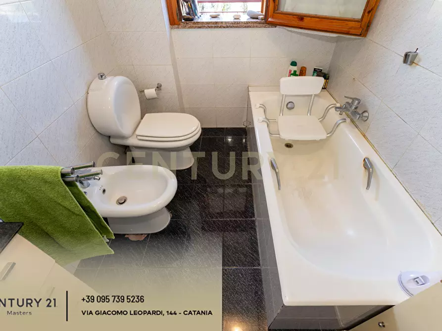 Immagine 41 di Quadrilocale in vendita  in Via Gesualdo Bufalino 1 a Aci Catena