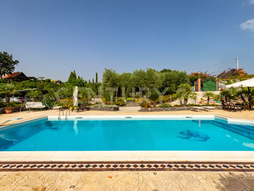 Immagine 6 di Villa in vendita  in Via Brinzio 20 a Aci Catena