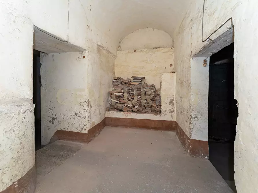 Immagine 16 di Locale commerciale in vendita  in Piazza Manganelli 15 a Catania