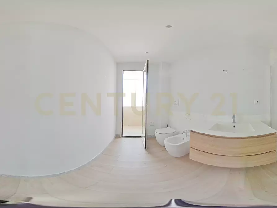 Immagine 44 di Trilocale in vendita  in Via Livorno 101 a Aci Castello