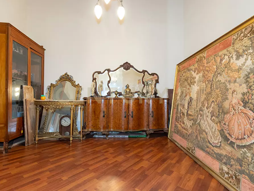 Immagine 14 di Pentalocale in vendita  in Via Etnea 196 a Catania