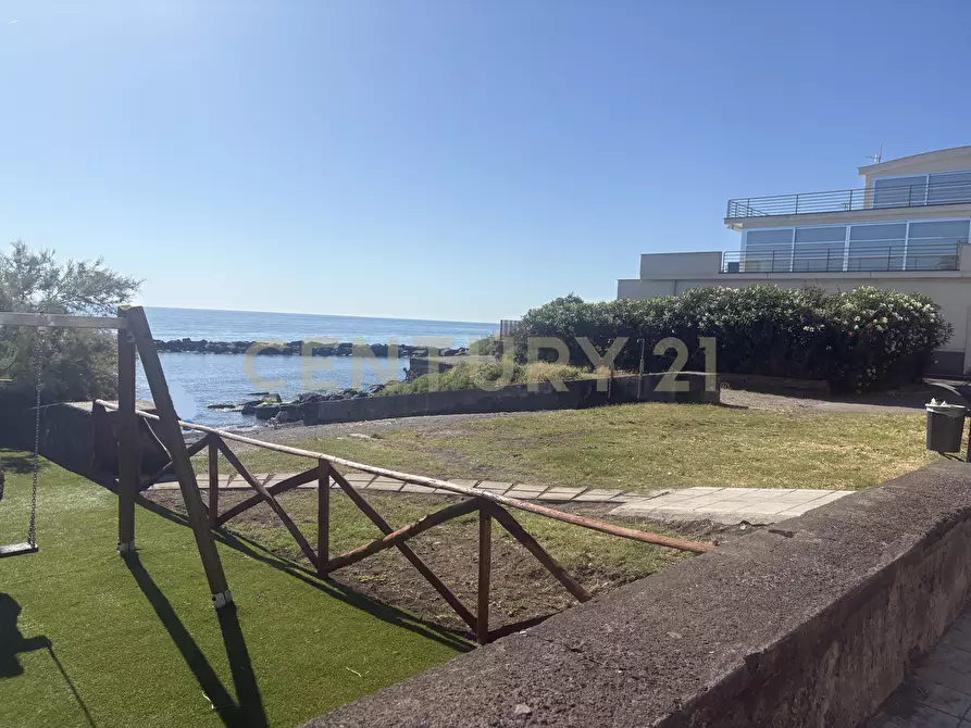 Immagine 34 di Pentalocale in vendita  in Via Francesco Baracca 59 a Riposto