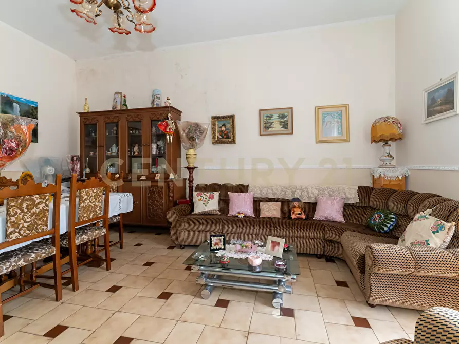 Immagine 35 di Pentalocale in vendita  in Via Sottotenente Cantone 30 a Mascalucia
