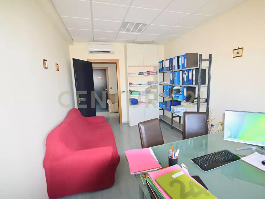 Immagine 4 di Ufficio in vendita  a Grosseto