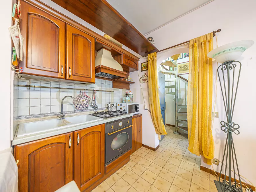 Immagine 13 di Quadrilocale in vendita  in Via Sardegna a Ronciglione