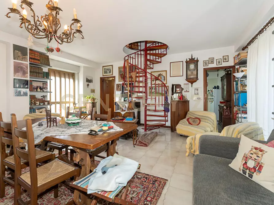 Immagine 85 di Casa indipendente in vendita  in Via Re Martino 212 a Catania