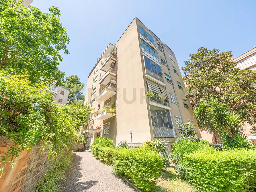 Immagine 32 di Quadrilocale in vendita  in Via Giovanni Verga 81 a Roma