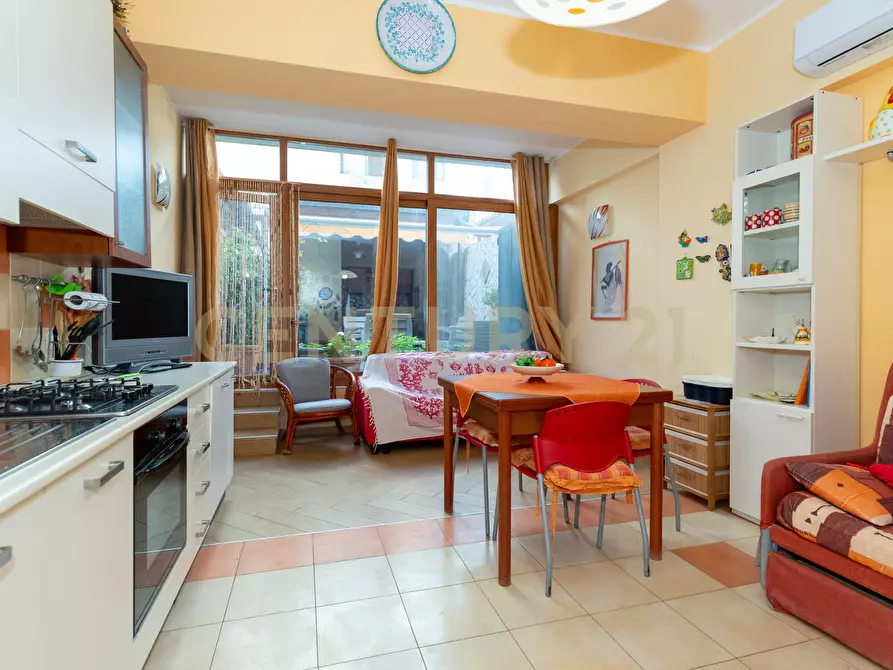 Immagine 17 di Bilocale in vendita  in Via Lungomare 2 a Sant'alessio Siculo