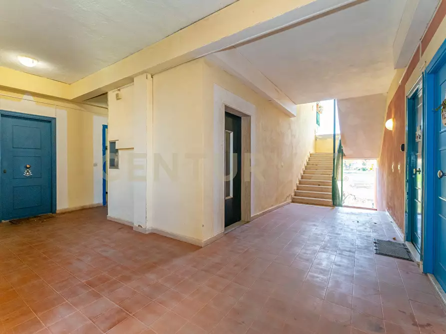 Immagine 11 di Bilocale in vendita  in Via Porticato 17 a Giardini-Naxos